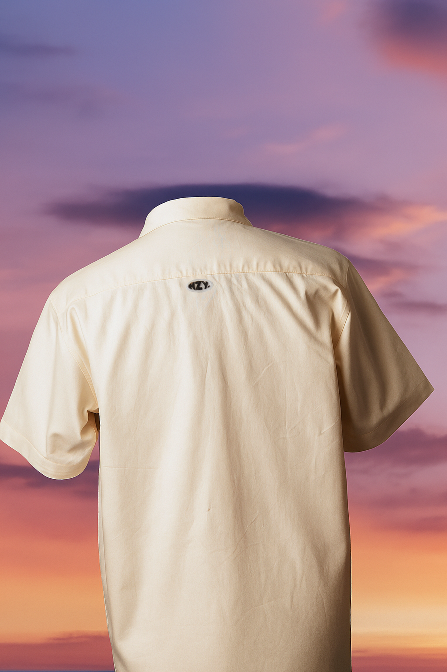 White half-sleeve shirt, casual fit