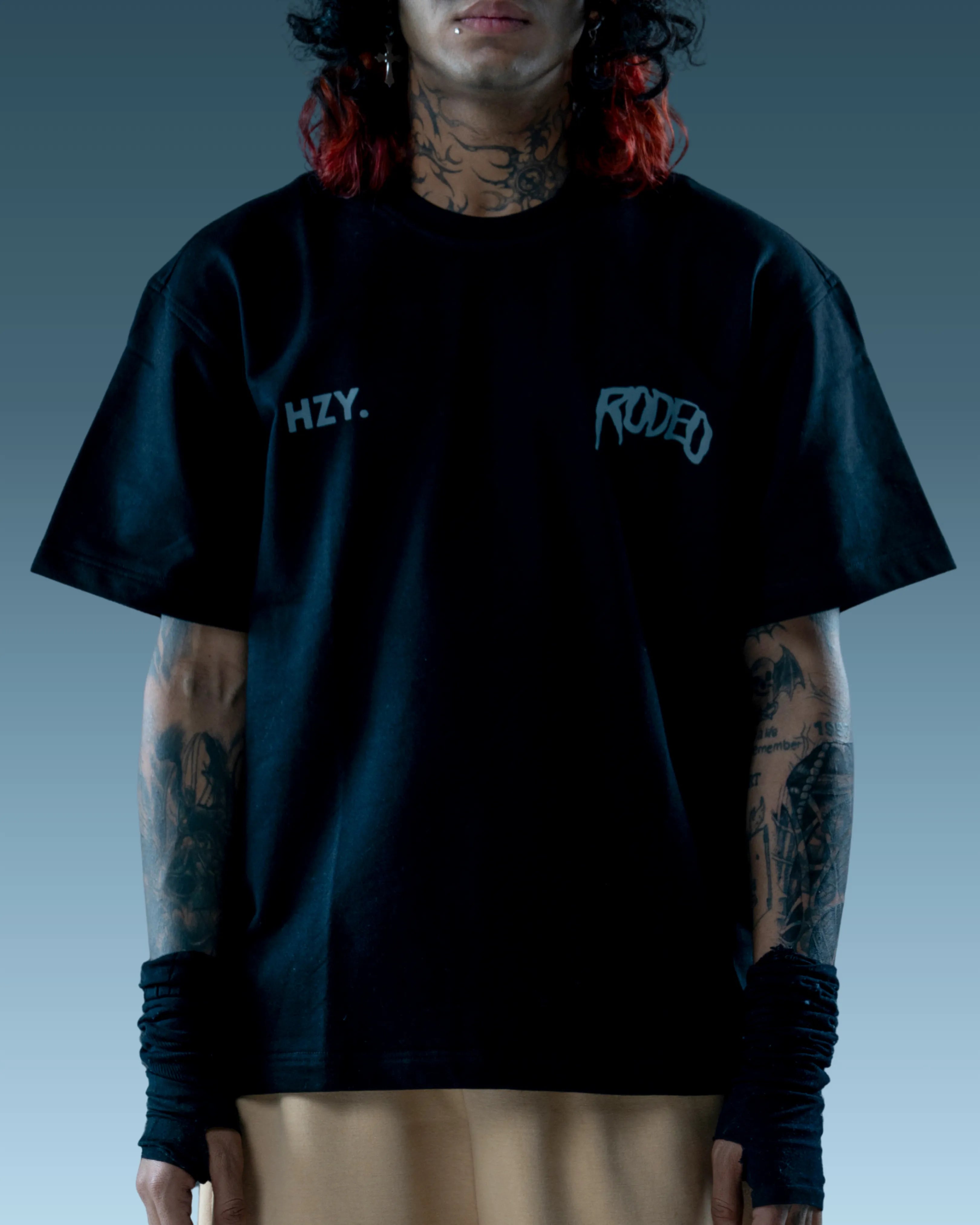 BLACK REFLECTIVE OVERSIZED TEE