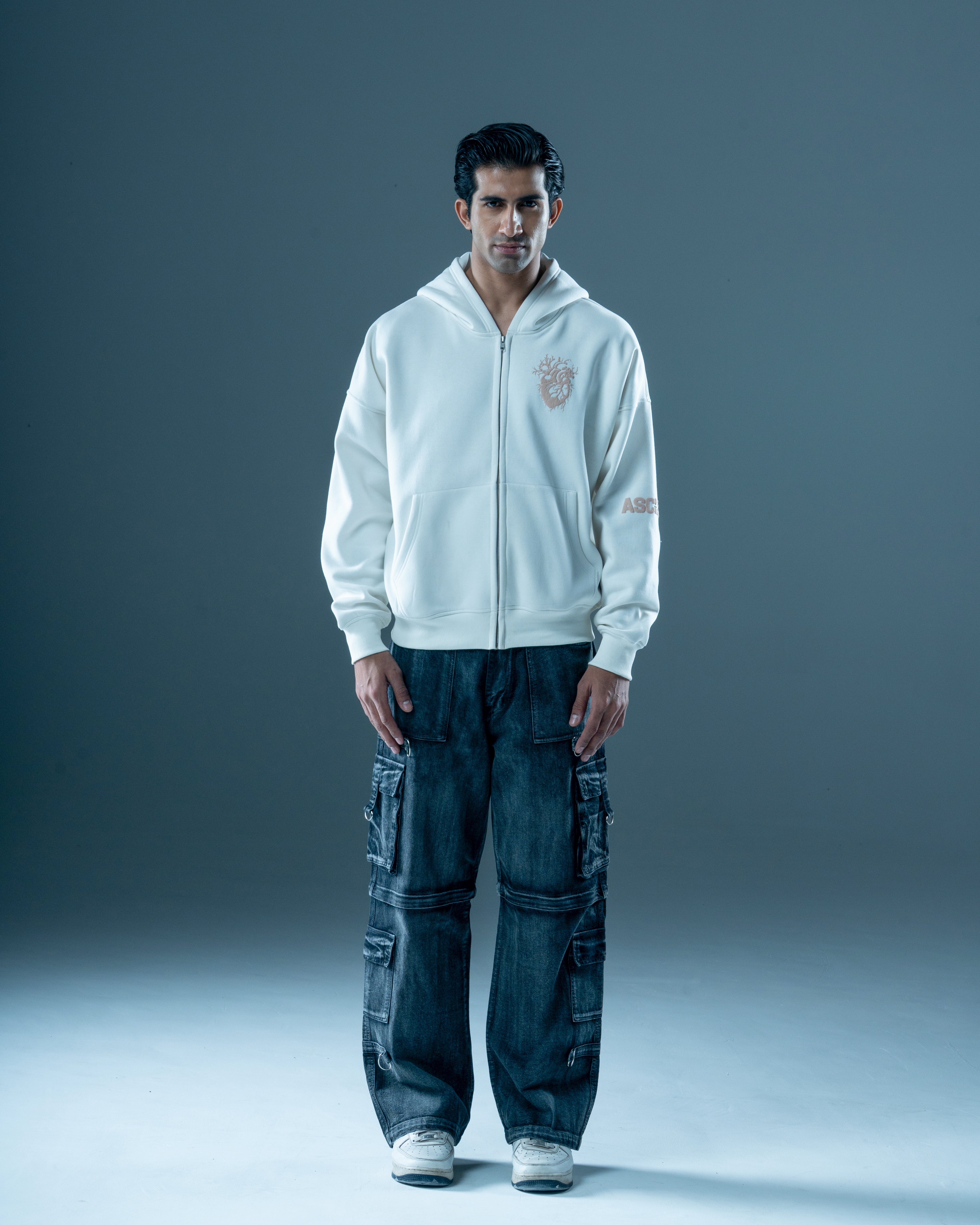 SB WHITE OVERSIZED ZIP-UP HOODIE