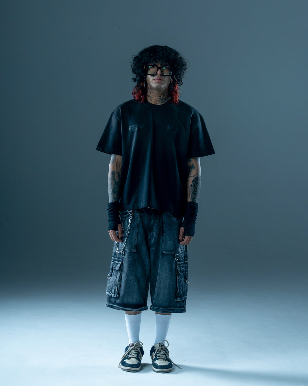 CROPPED BLACK OVERSIZED TEE