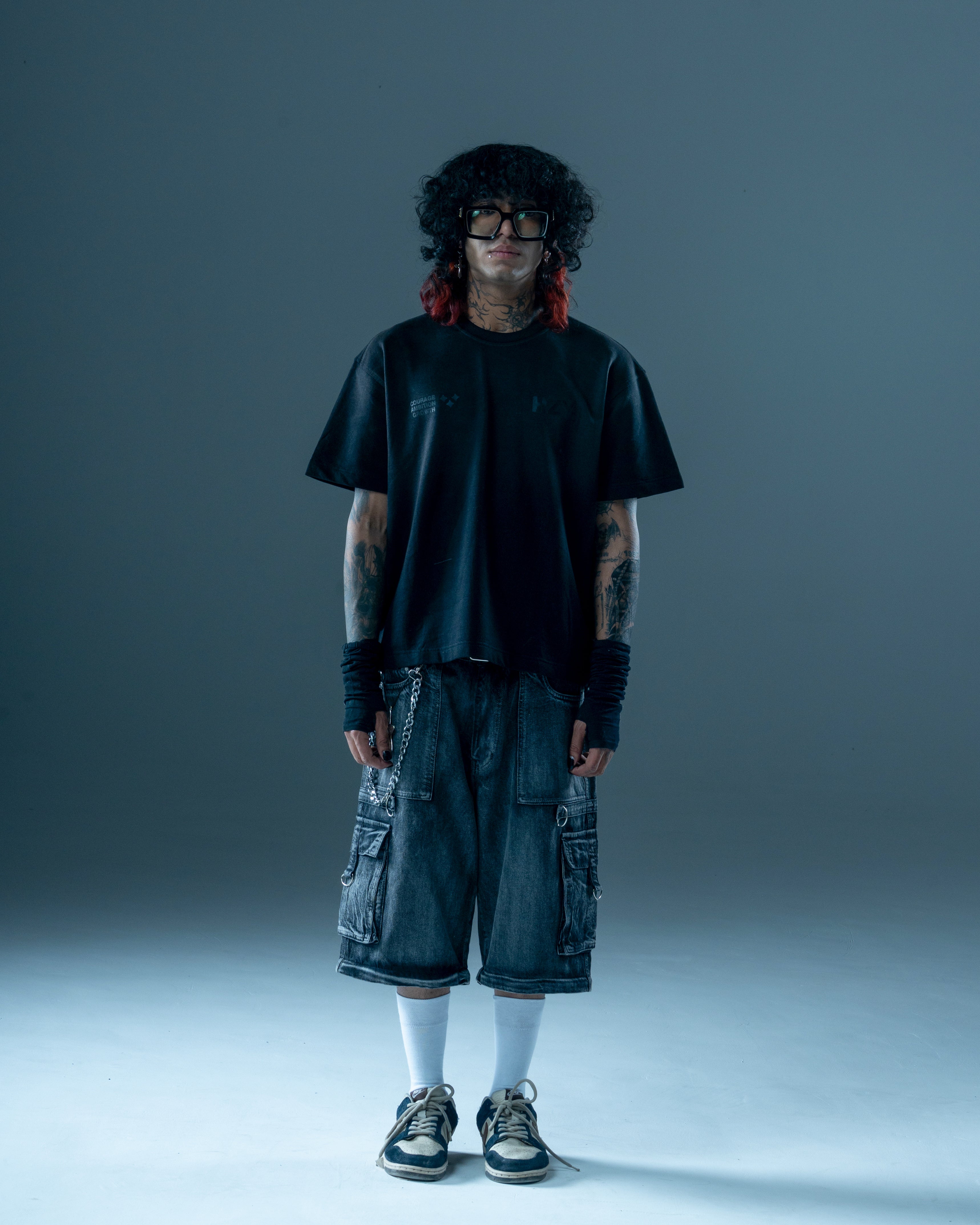 CROPPED BLACK OVERSIZED TEE