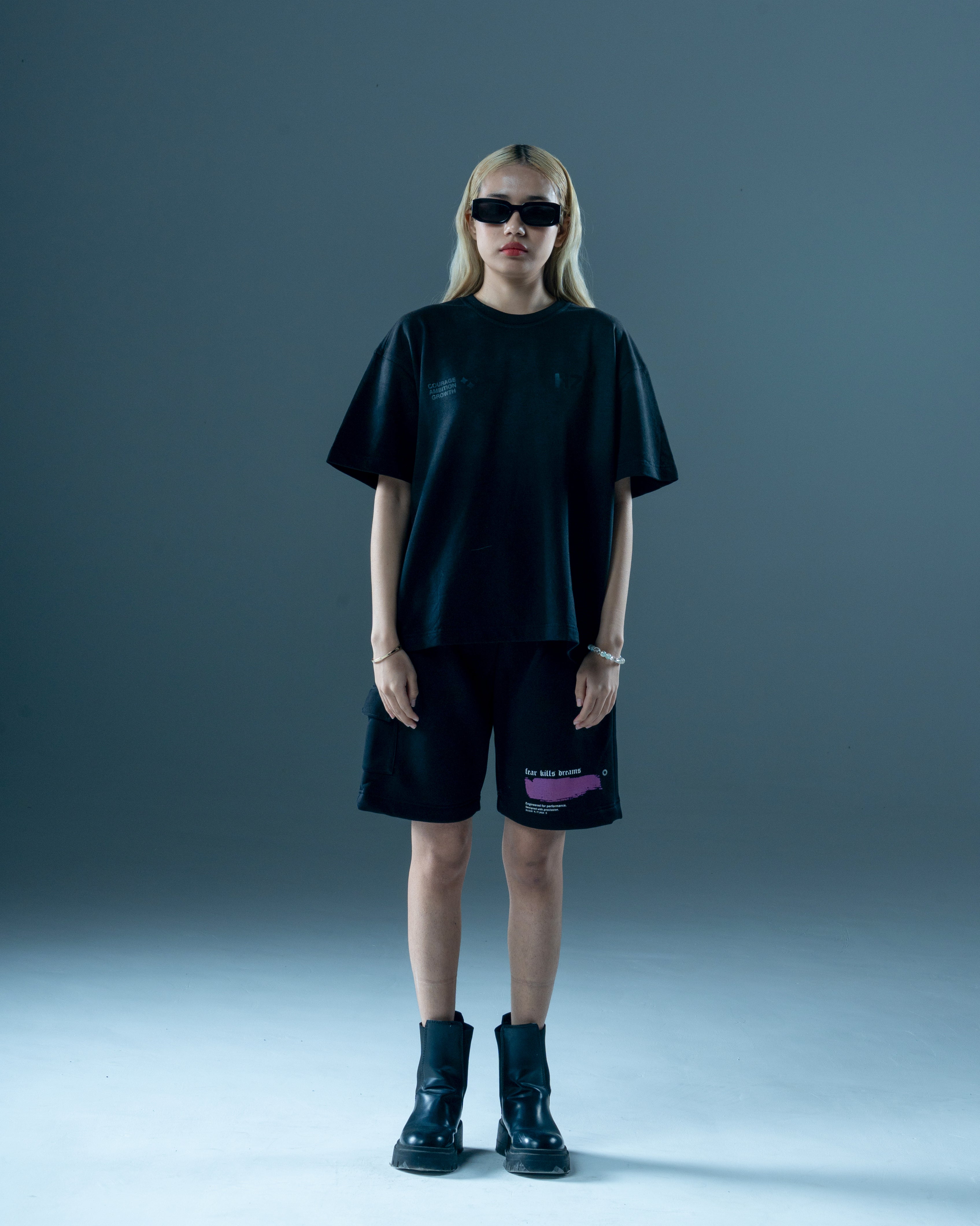 CROPPED BLACK OVERSIZED TEE-thumbmail-4