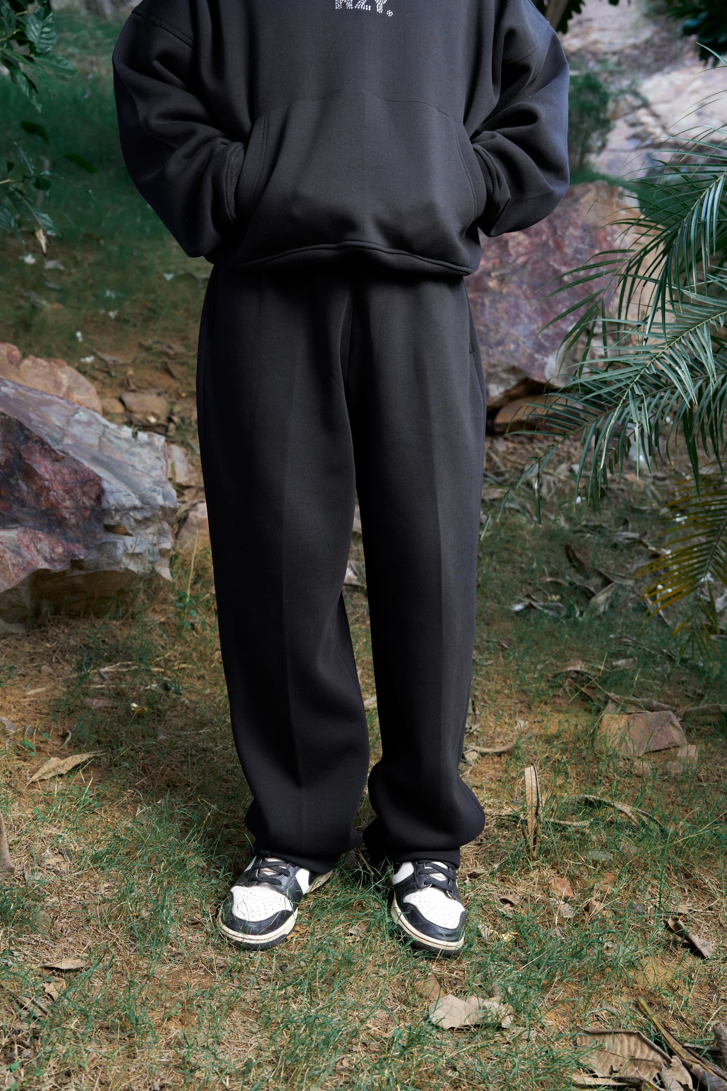 HZY Unisex Oversized Black Jogger