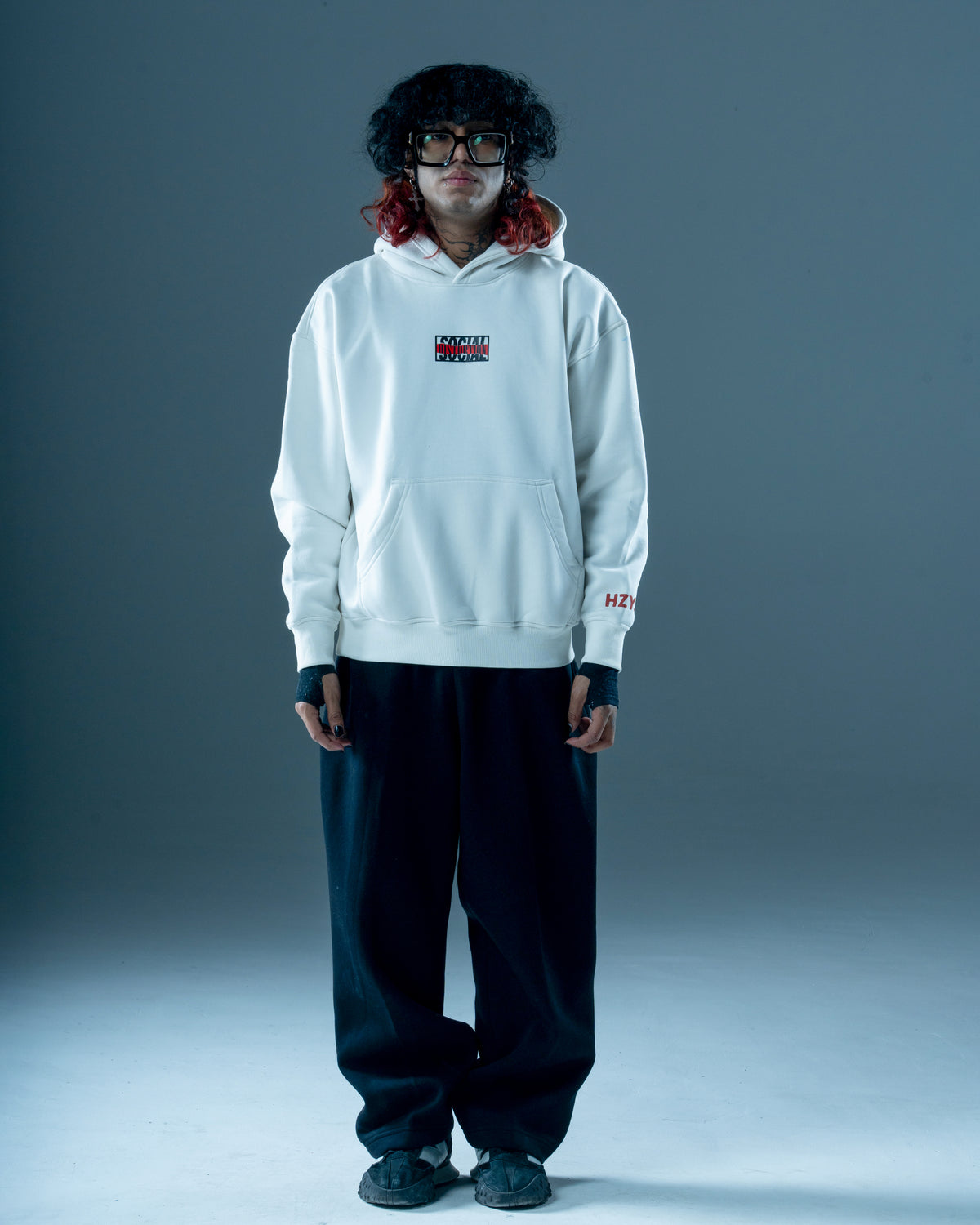 white oversized hoodie men